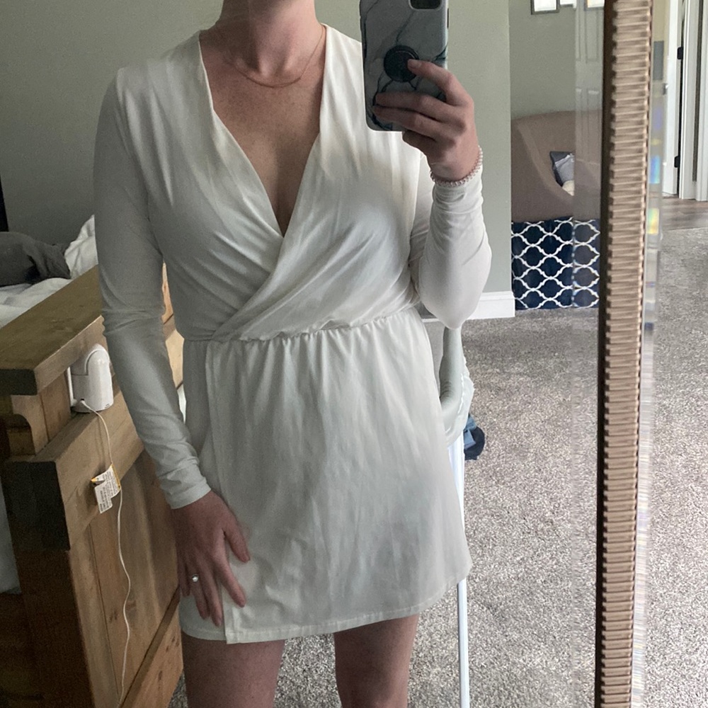 White long sleeve Tobi dress; XS
